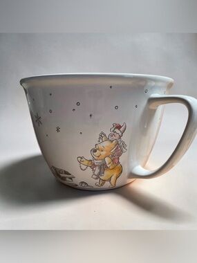 NWOT Disney Winnie the Pooh Holiday Ceramic Mixing Bowl